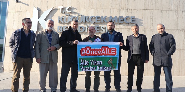 Türkiye Aile Meclisi Küçükçekmece Belediyesi'ni protesto etti!
