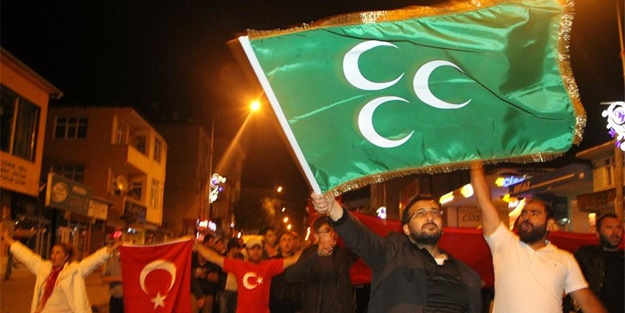 Türkiye ikinci bir emre kadar meydanlarda!