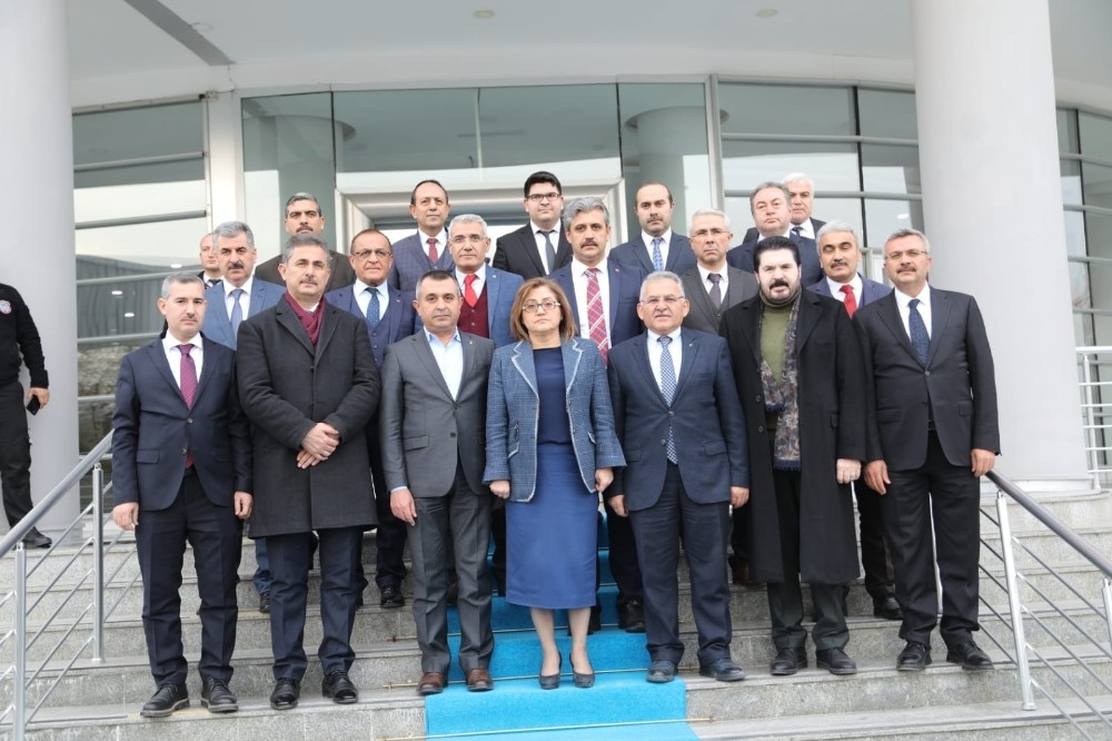 Türkiye Belediyeler Birliği yönetiminden deprem sonrası Malatya’ya ziyaret 