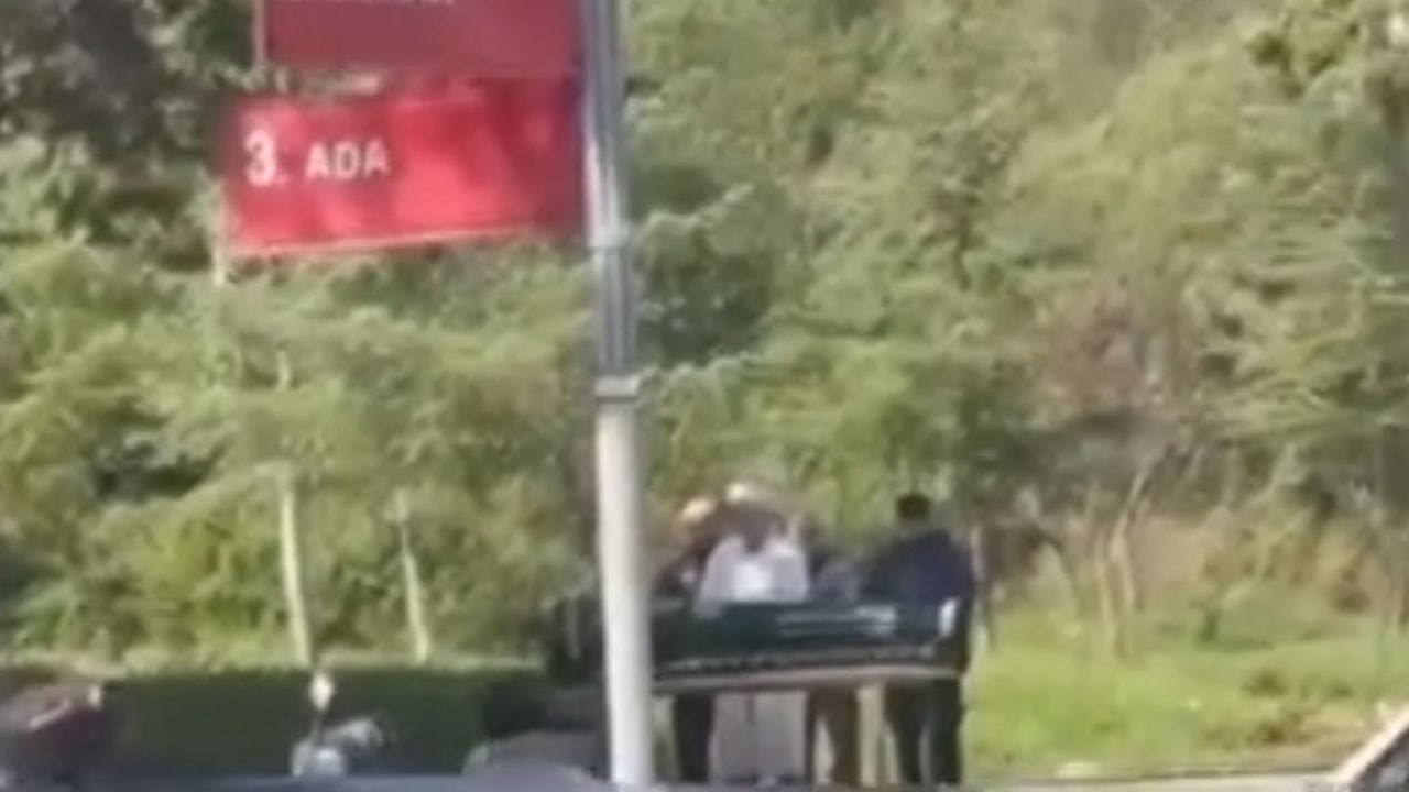 Türkiye bu vahşeti konuşuyor! Semih Çelik'in cenazesine 3 kişi katıldı! Vatandaşlar en çok buna tepki gösterdi