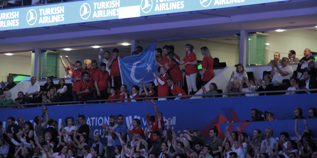 Türkiye-Çin maçında taraftarlardan Çin'e şok!