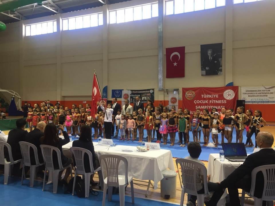 Türkiye Çocuk Fitness Şampiyonası Milli Takım Seçmeleri Kuşadası’nda yapıldı 