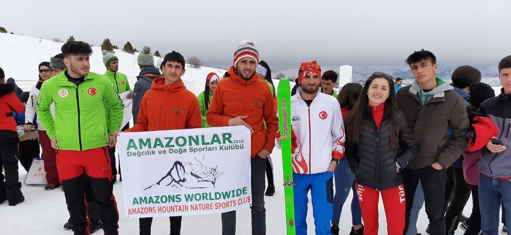 Türkiye Dağ Kayağı Şampiyonası’na Sarıkamışlı Amazonlar damgasını vurdu 