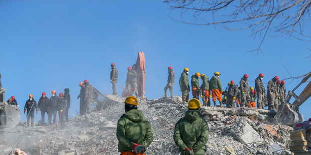 Türkiye depremle boğuşurken deprem sonrası bekleyen sinsi tehlike! Uzman isim uyardı...