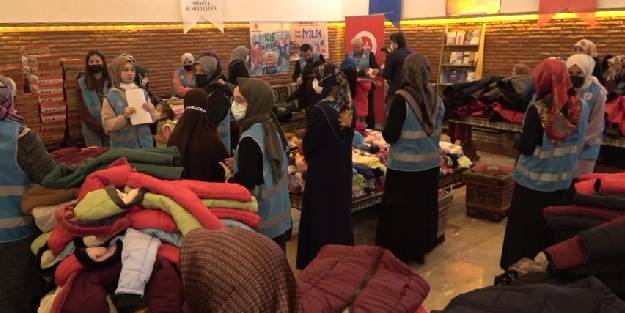Türkiye Diyanet Vakfı, Amasya’da ‘kış bayramı’ ile çocukları sevindirdi