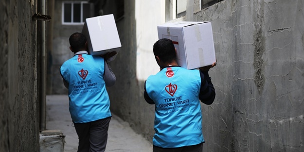 Türkiye Diyanet Vakfının desteğiyle Gazze'ye 2 bin koli gıda yardımı