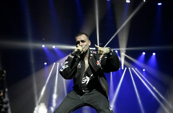 Türkiye düşmanı Ezhel’den Atina konserinde ‘Yahudi Dansı’ 'zıplamayan Tayyipçi' diye bağırdı