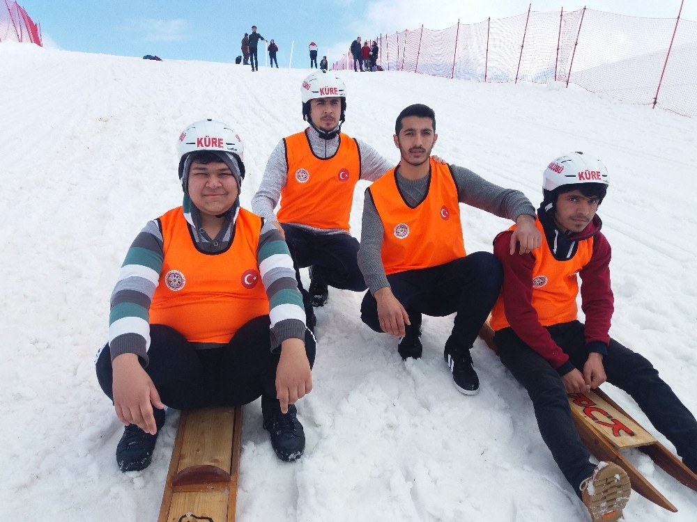 Türkiye geleneksel kızak şampiyonası Kahramanmaraş’ta yapıldı 