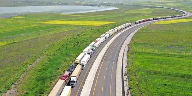 Türkiye Gürcistan arasındaki Gümrük'te: 4 Kişi apar topar yakalandı!