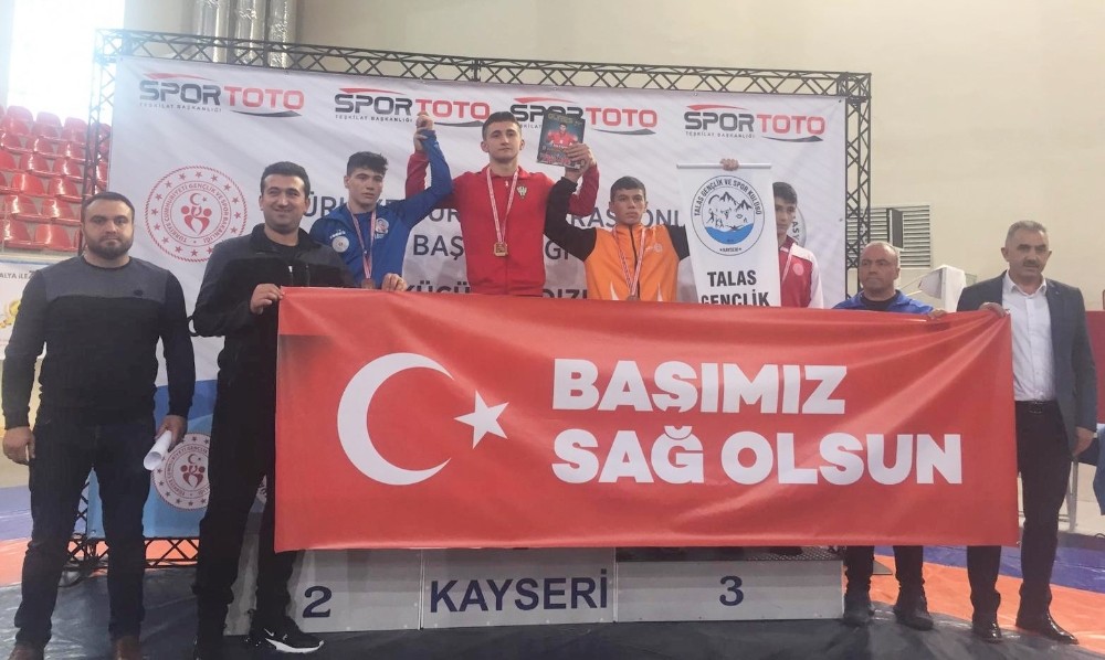Türkiye Güreş Şampiyonası’nda hem 1.’lik hem 3.’lük Kayseri Şekerspor’dan 