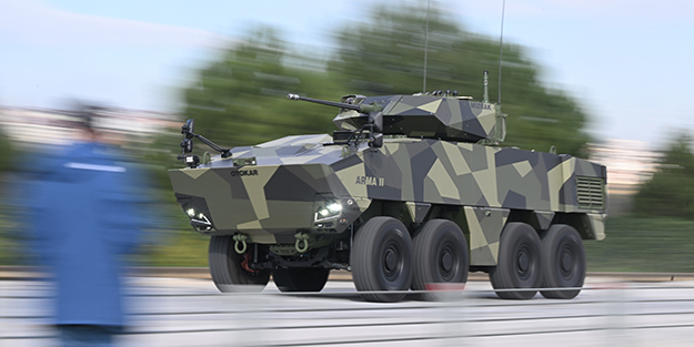 Türkiye için muhteşem gelişme! İlk kez görüntülenen yerli motorlu ilk 8x8 askeri aracı göreve hazır!