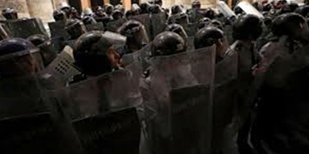 Türkiye ile anlaşmaya hazırlanan ülkede darbe girişimi! Rusya'nın parmağı var