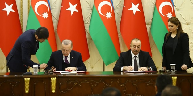 Türkiye ile Azerbaycan arasında imzalar atıldı