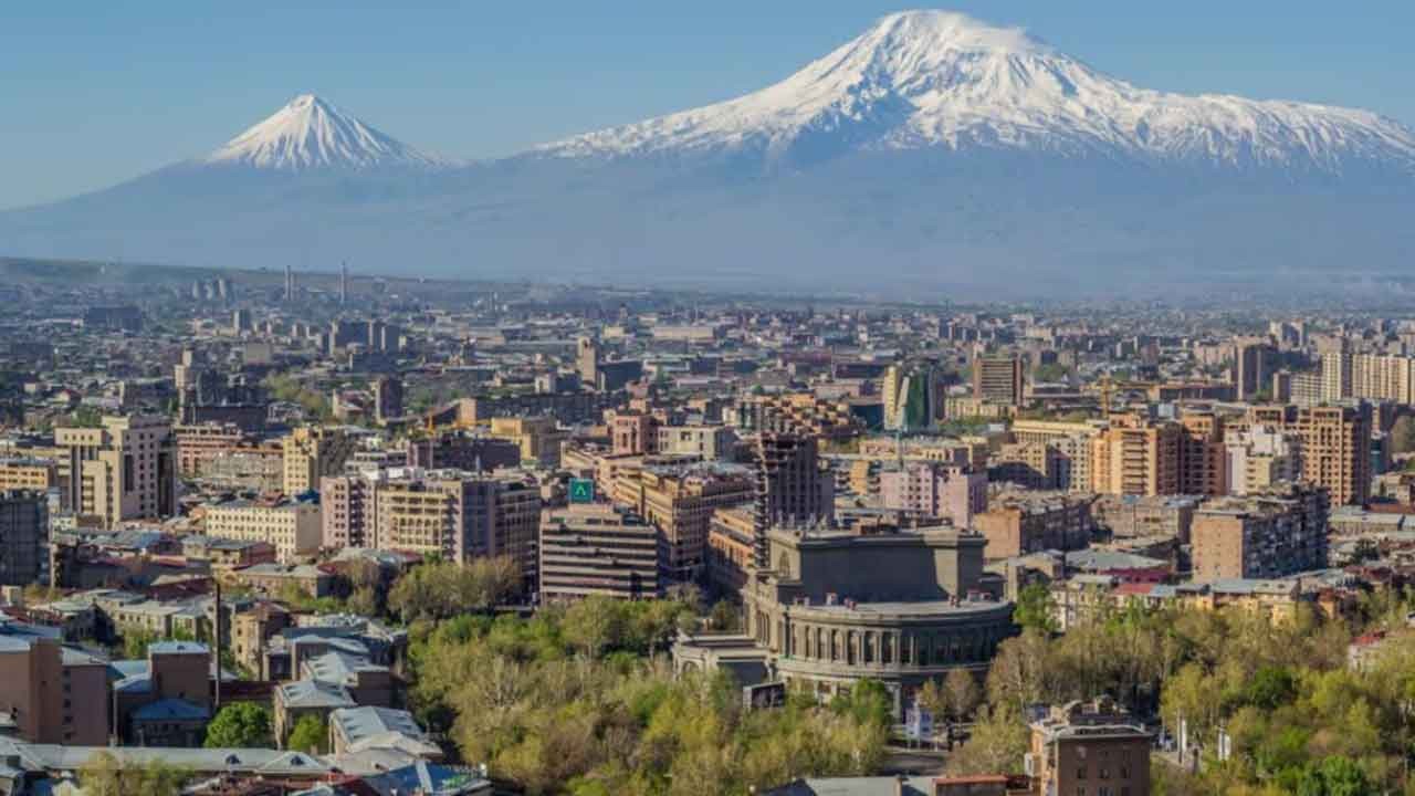 Türkiye ile düşmanlığı bitiren ülkeden Rusya'ya tehdit: Yapmazsanız kendimiz yaparız