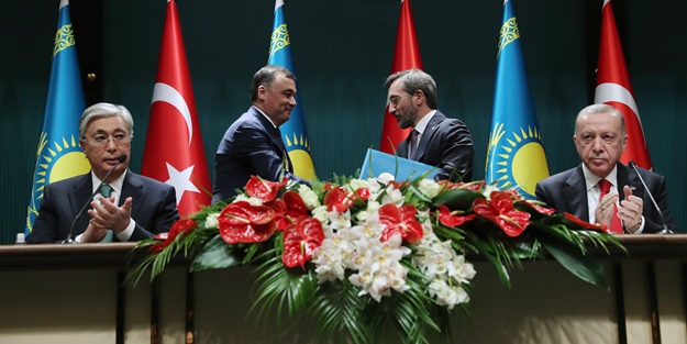 Türkiye ile Kazakistan arasında imzalar atıldı
