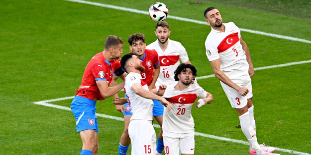 Millilerimiz destan yazdı! Çekya'yı yendik