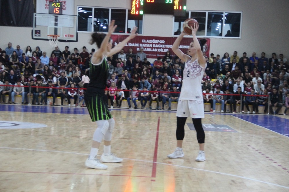 Türkiye Kadınlar Basketbol 1. Ligi Play-Off: Elazığ İl Özel İdare: 90 - Urla Belediyesi: 50 