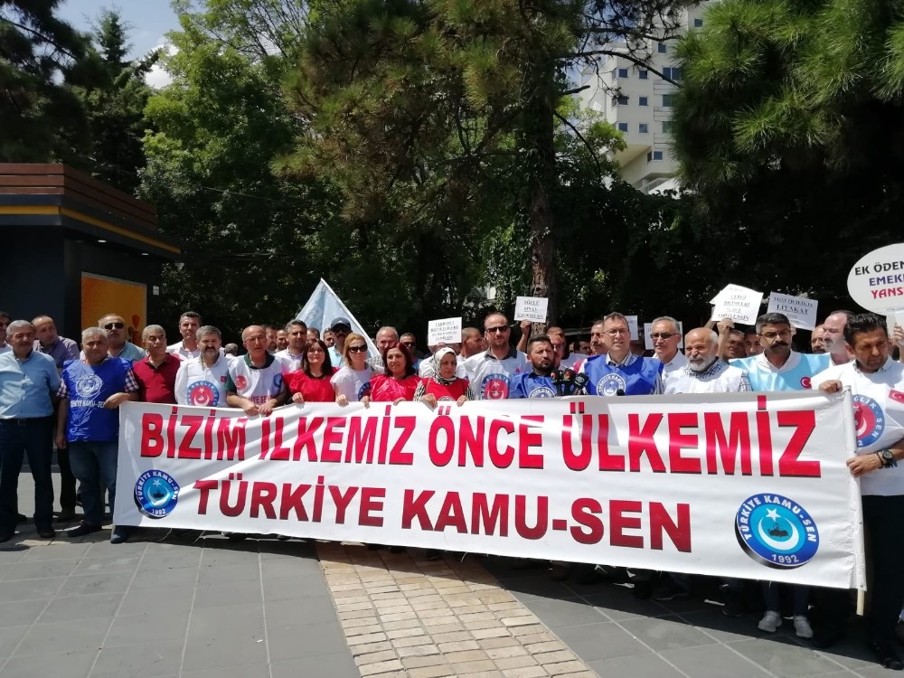 Türkiye Kamu-Sen Kayseri İl Temsilcisi Kamil Ünal: 