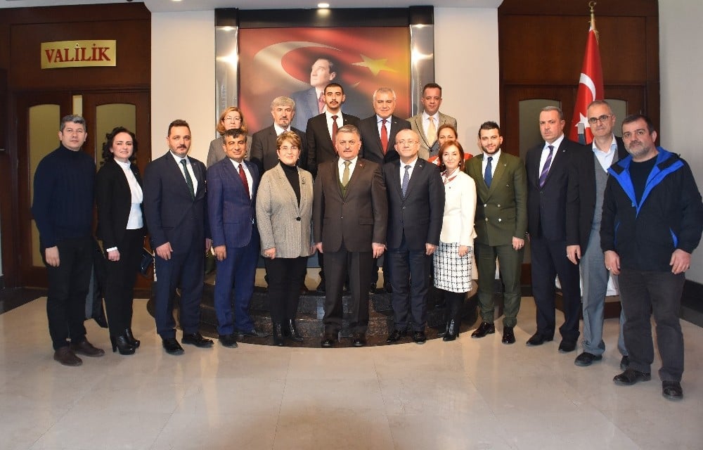 Türkiye Kent Konseyi yönetimi Vali Yazıcı’yı ziyaret etti 