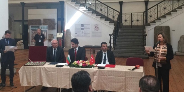 Türkiye kökenli 63 tarihi eser iade edildi