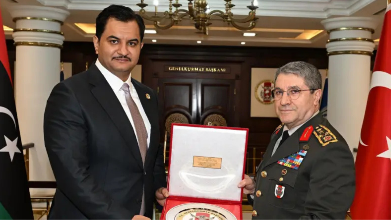 Türkiye-Libya ilişkileri düşman çatlatıyor! Hafter ailesiyle tarihi kare