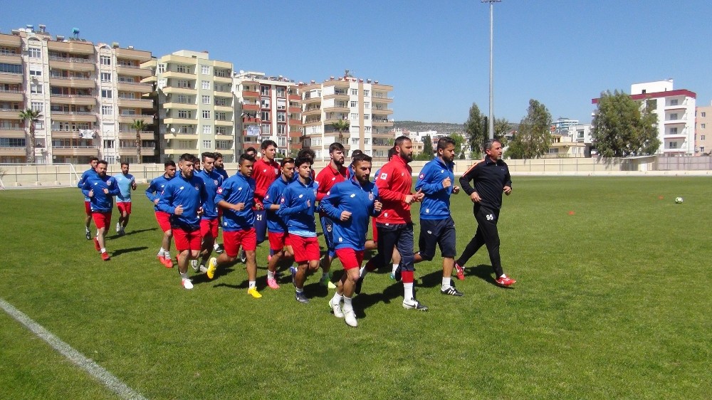Türkiye liglerindeki tek namağlup takım ’Medcem Silifke Belediyespor’ 