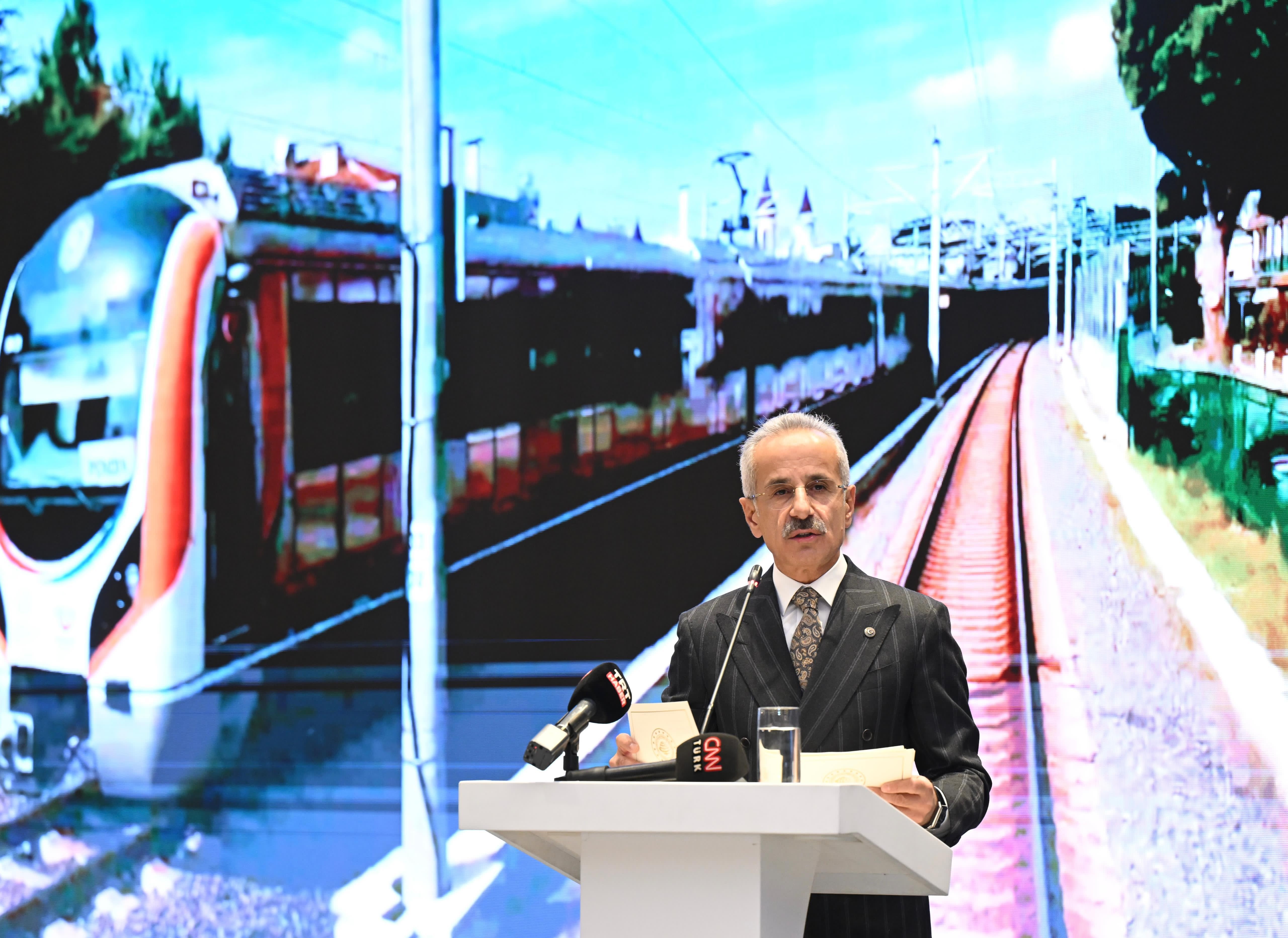 Türkiye lojistik süper güç olma yolunda! Ulaştırma Bakanından müjde üstüne müjde