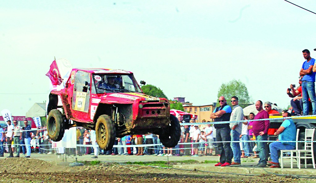 Türkiye Offroad Şampiyonasının 2. etabı Vezirler Şehrinde