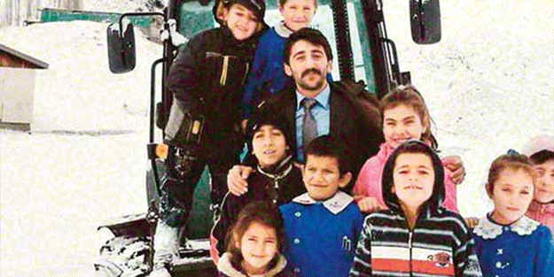 Türkiye onu bu fotoğrafla tanımıştı… Ders anlatırken bir mesaj geldi ve…