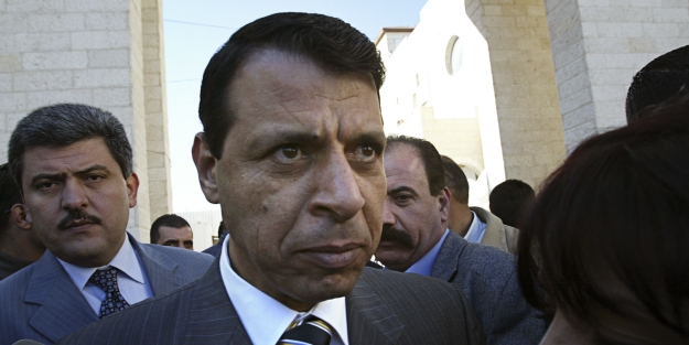 Türkiye onu kırmızı bültenle arıyor… Şarlatan Dahlan, hedef büyüttü!