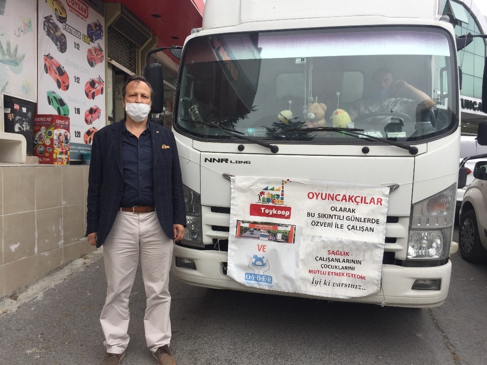 Türkiye Oyuncak Kooperatifinden sağlıkçıların çocukları için 18 bin 500 adet oyuncak 
