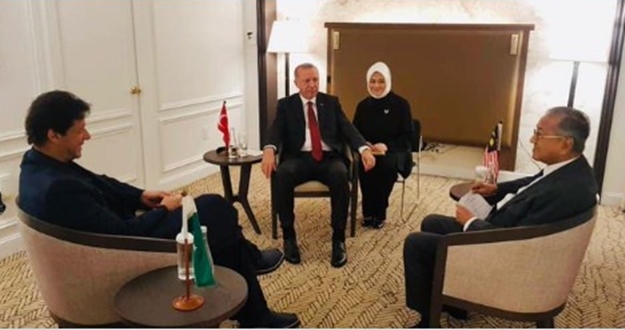 Erdoğan'ın fotoğrafını paylaşıp dünyaya ilan etti