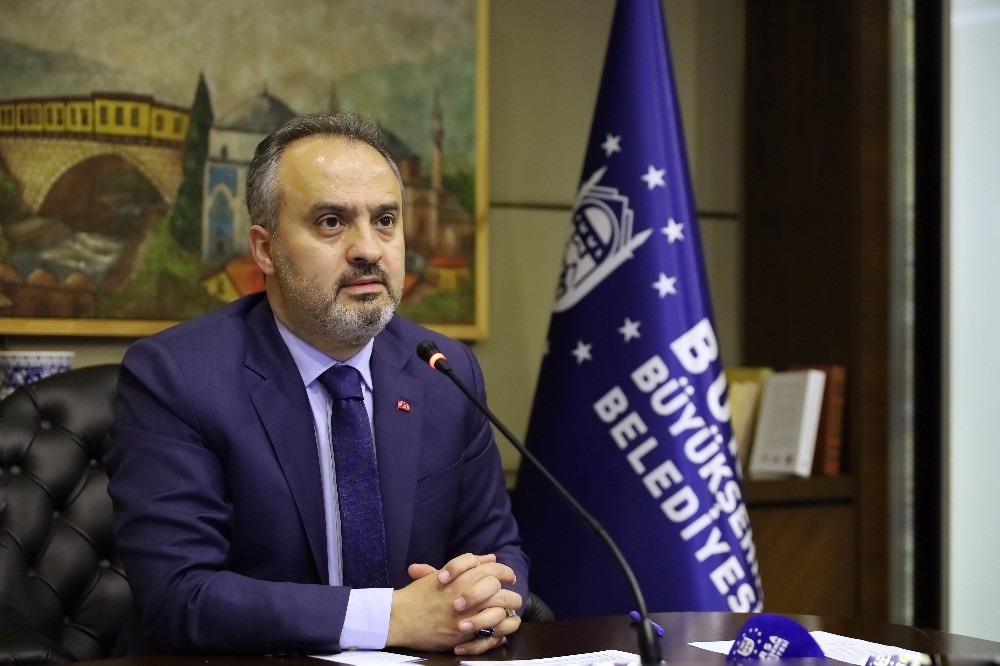 Türkiye, pandemiyle mücadelede örnek 