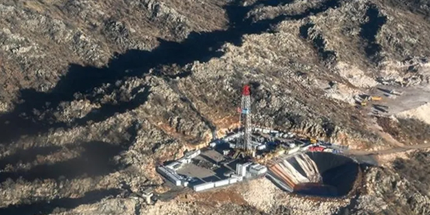 Türkiye petrol rezervi keşiflerinde büyük adım attı! Süleyman Soylu inceledi: Türkiye'nin o bölgesinde petrol fışkırıyor