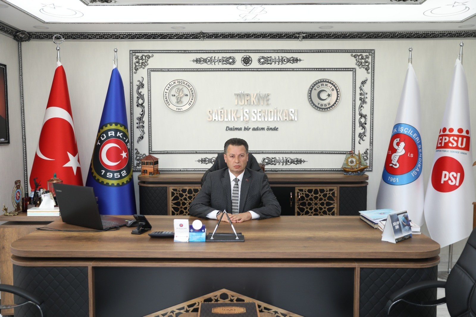 Türkiye Sağlık İşçileri Sendikası Genel Başkanı Hakan Toy’dan siyasilere çağrı