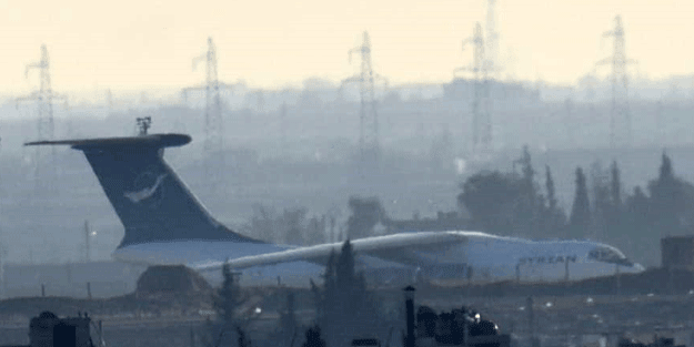 Türkiye sınırında hareketlilik! Esed'e ait uçak...