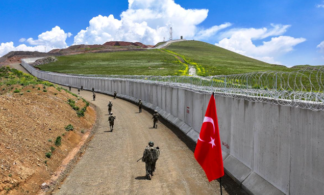 Türkiye sınırları güven içinde! Göç dalgası iddiası yalanlandı
