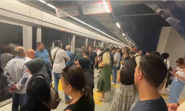 Türkiye tarihinde bu da oldu! Metro istasyonu hoparlörlerinde çetebaşı Ekrem Propagandası