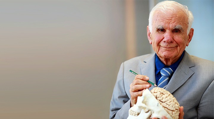 Türkiye tarihinden bir ilk! Adına anma pulu basılan ilk doktor