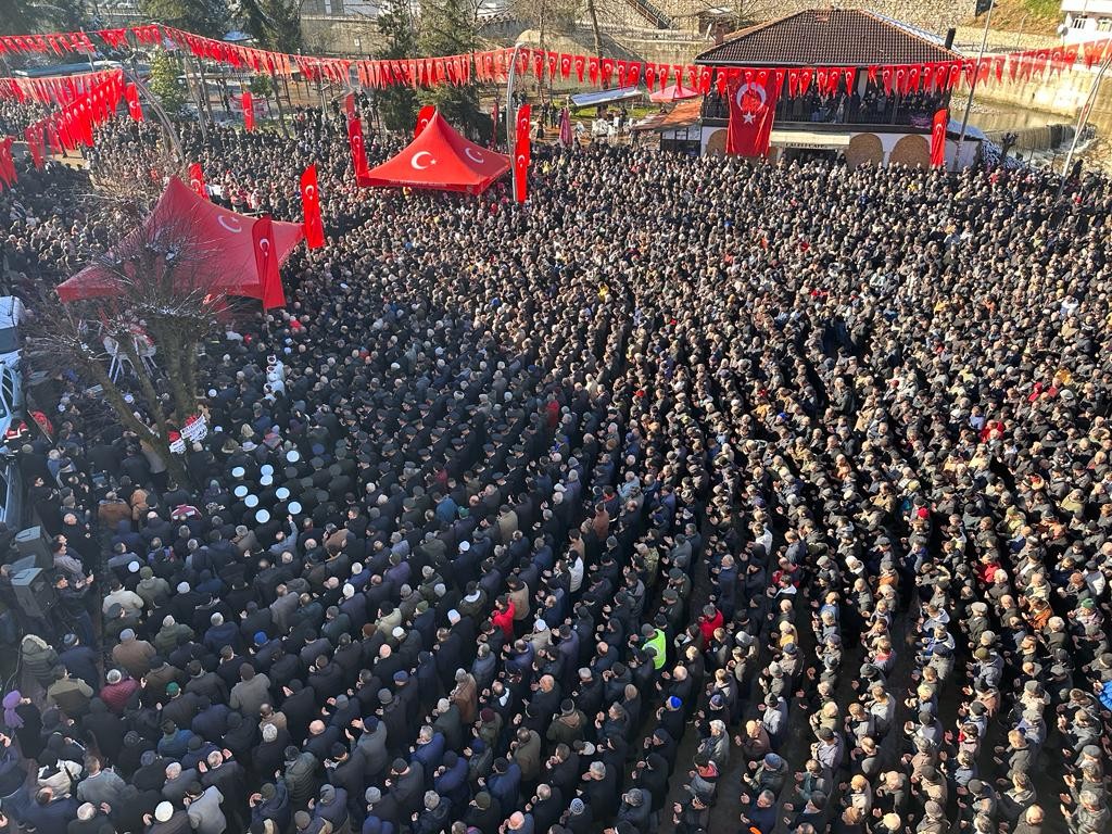 Türkiye tek yürek... Binler, şehitlerimizi uğurladı