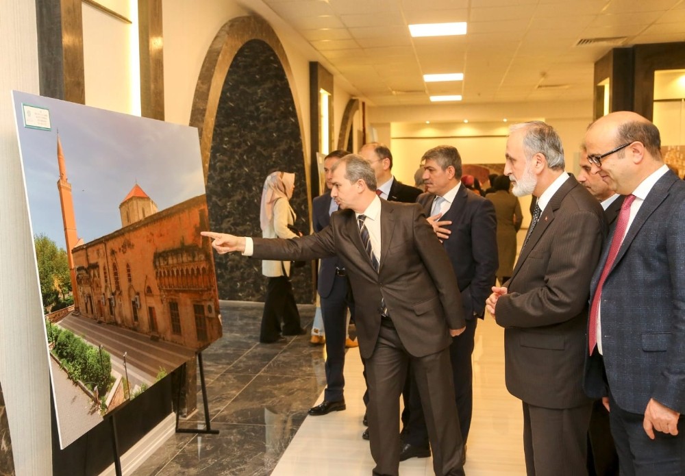 Türkiye Ulu Camileri Sergisi ve Konferansı İstanbul Sultanbeyli’de Düzenlendi 
