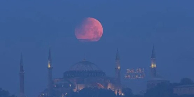 Türkiye ve dünyadan kanlı ay tutulması manzaraları