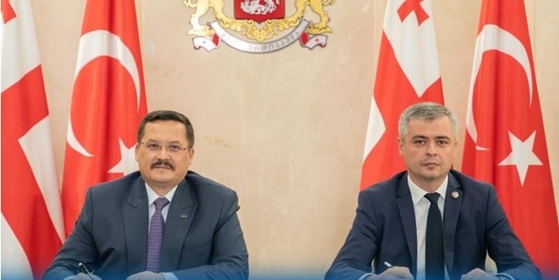 Türkiye ve Gürcistan arasında imzalar atıldı