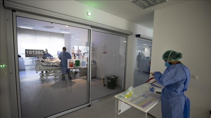 Türkiye'de 27 bin 663 kişinin Kovid-19 testi pozitif çıktı, 232 kişi hayatını kaybetti