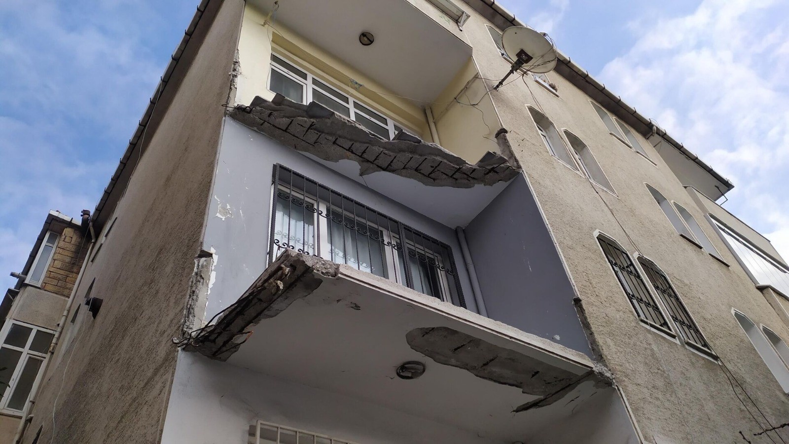 Türkiye’de balkon sorunu: Dikkat çökebilir