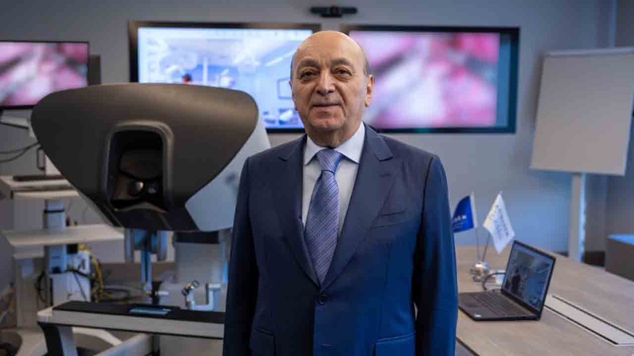Türkiye’de bir ilk! 5G ile ‘uzaktan robotik cerrahi uygulaması’ gerçekleştirildi