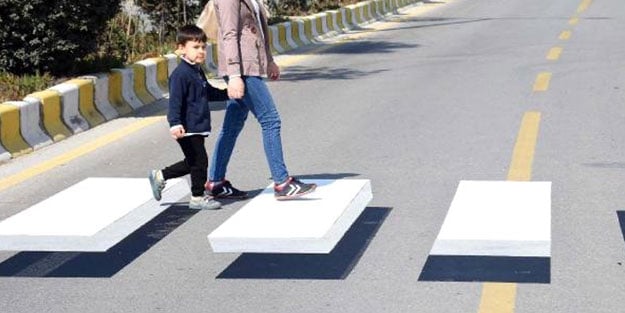 Türkiye'de bir ilk! Gören frene basıyor