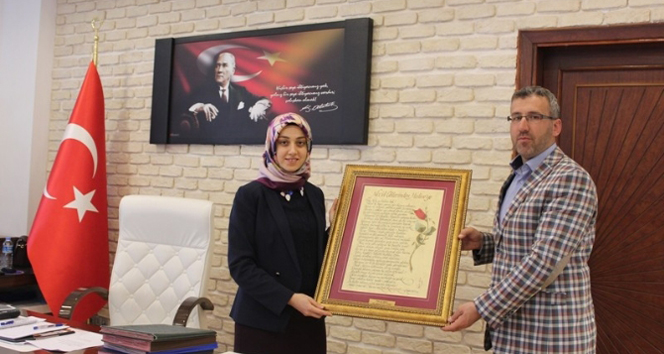 Türkiye’de bir ilk! Makamına oturdu görevine başladı