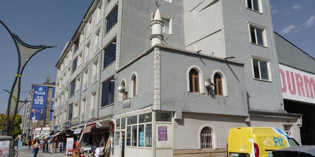 Türkiye'de eşi benzeri yok! Bu cami görenlerin dikkatini çekiyor