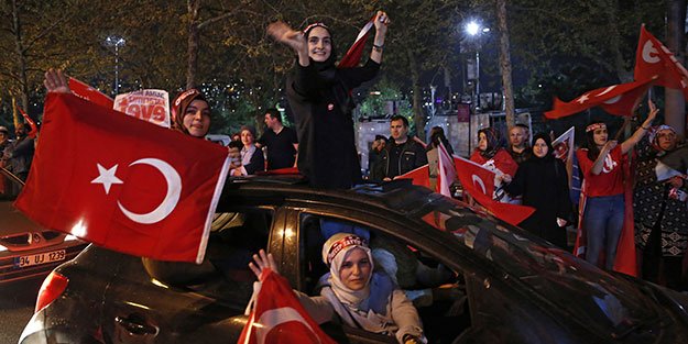 Türkiye'de 'Evet' coşkusu!